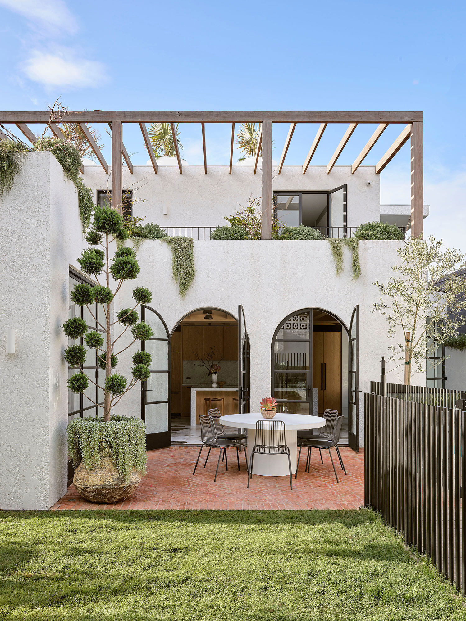 A Harmony of Calm and Play: Sydney's Pacific House by Alexander & Co