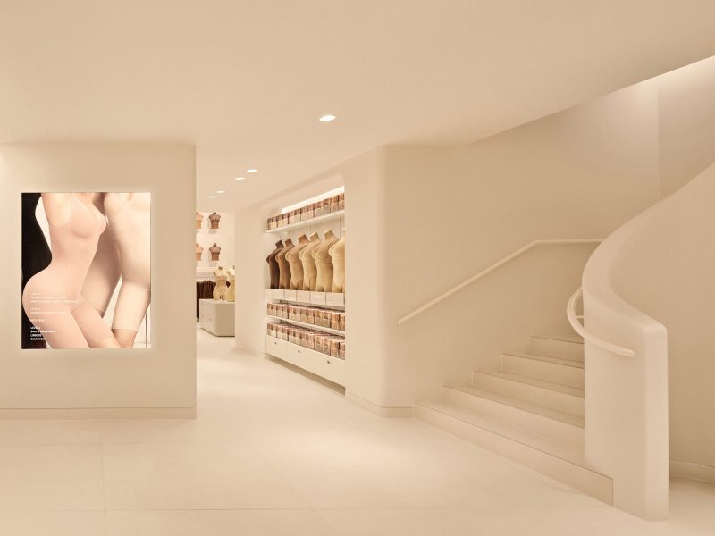 A Study in Nude: De Cárdenas' Architectural Vision for SKIMS Flagship Store in New York