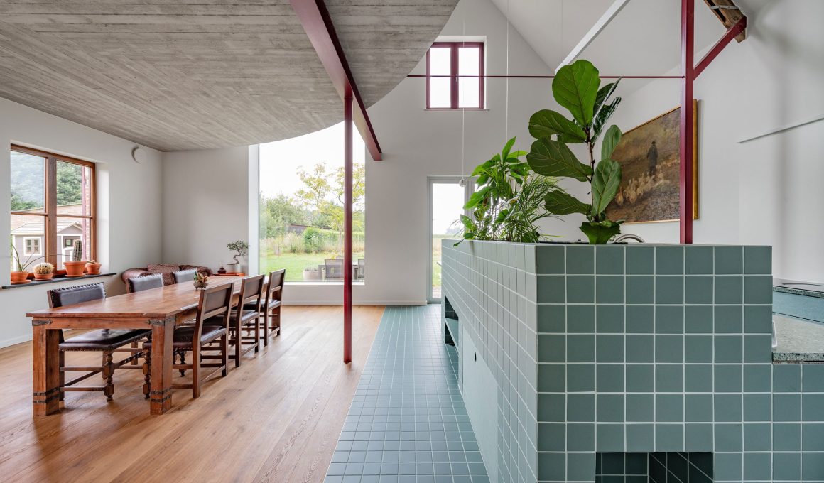 A Twist of Surprise: Objekt Architecten Revamps Classic Belgian Residence