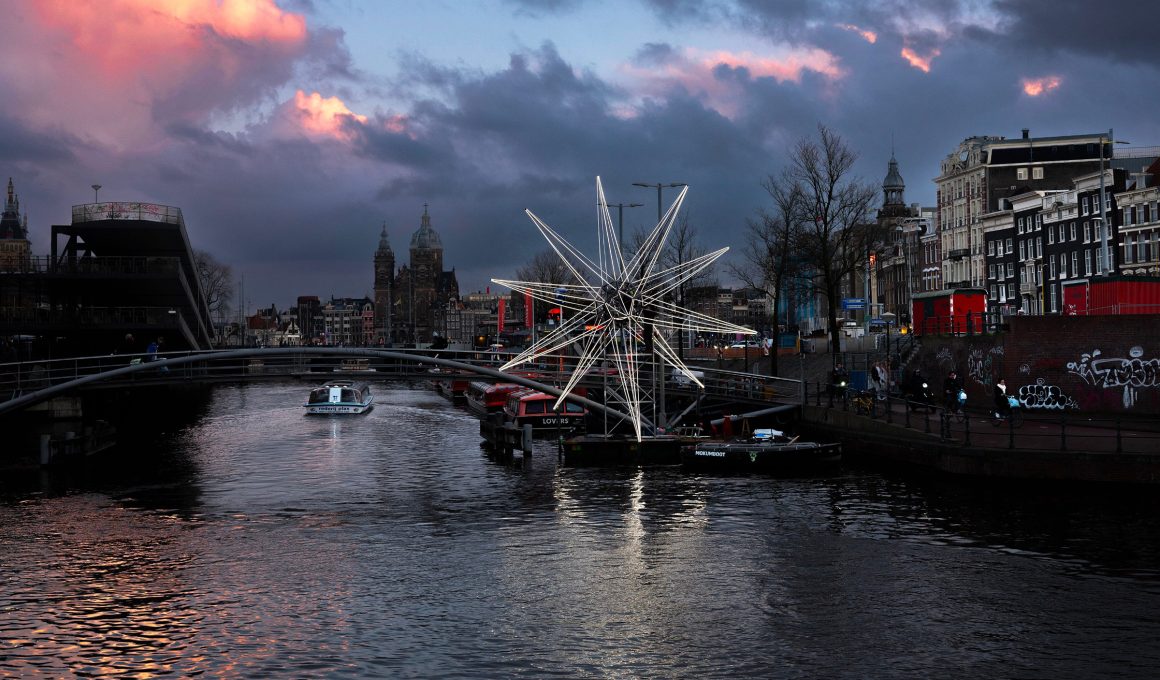 Amsterdam Light Festival Welcomes "Polaris": A Celestial Beacon in the Cityscape