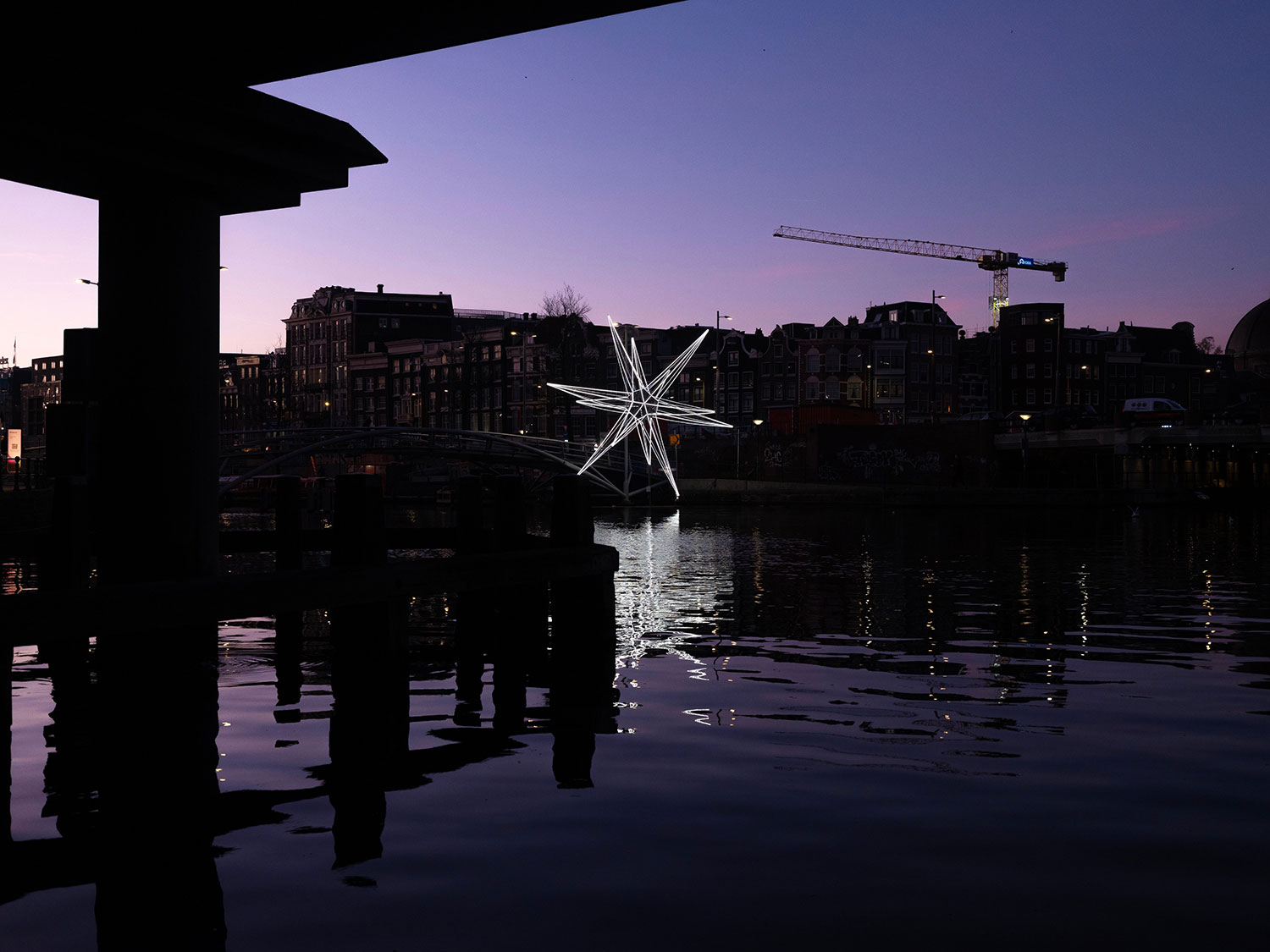 Amsterdam Light Festival Welcomes "Polaris": A Celestial Beacon in the Cityscape