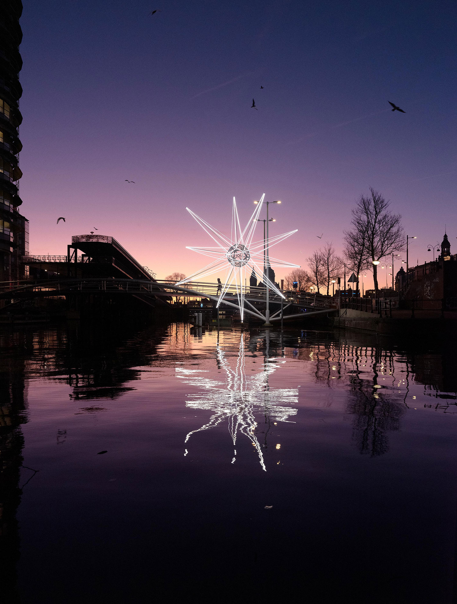 Amsterdam Light Festival Welcomes "Polaris": A Celestial Beacon in the Cityscape