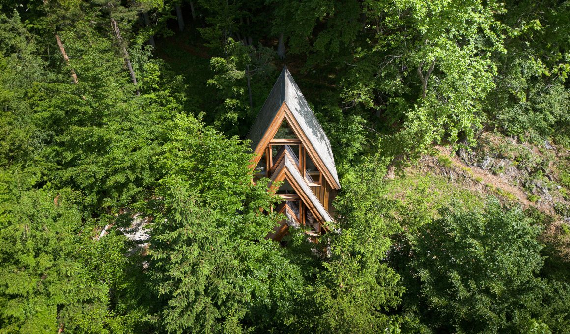 Beltrame Studio Designs A Modern Treehouse Retreat in the Heart of the Alpine Forest