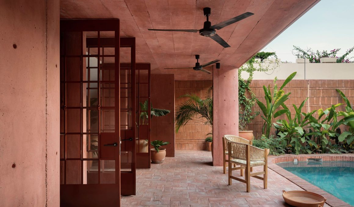 Casa Roja: A Vibrant Architectural Ode to Oaxacan Culture and Identity