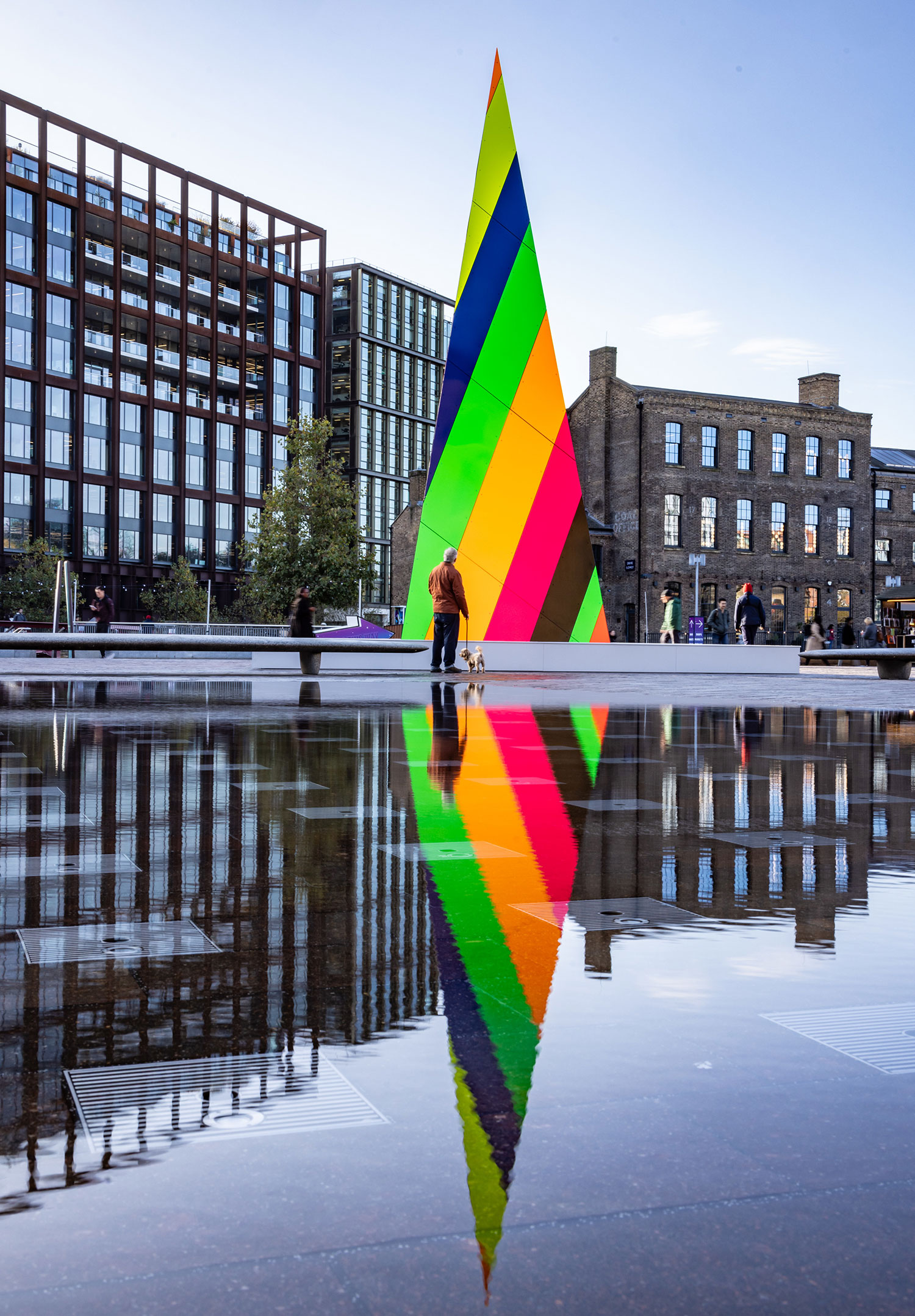 Fluorescence: Liz West's Eye-Catching Neon Christmas Tree Illuminates Kings Cross