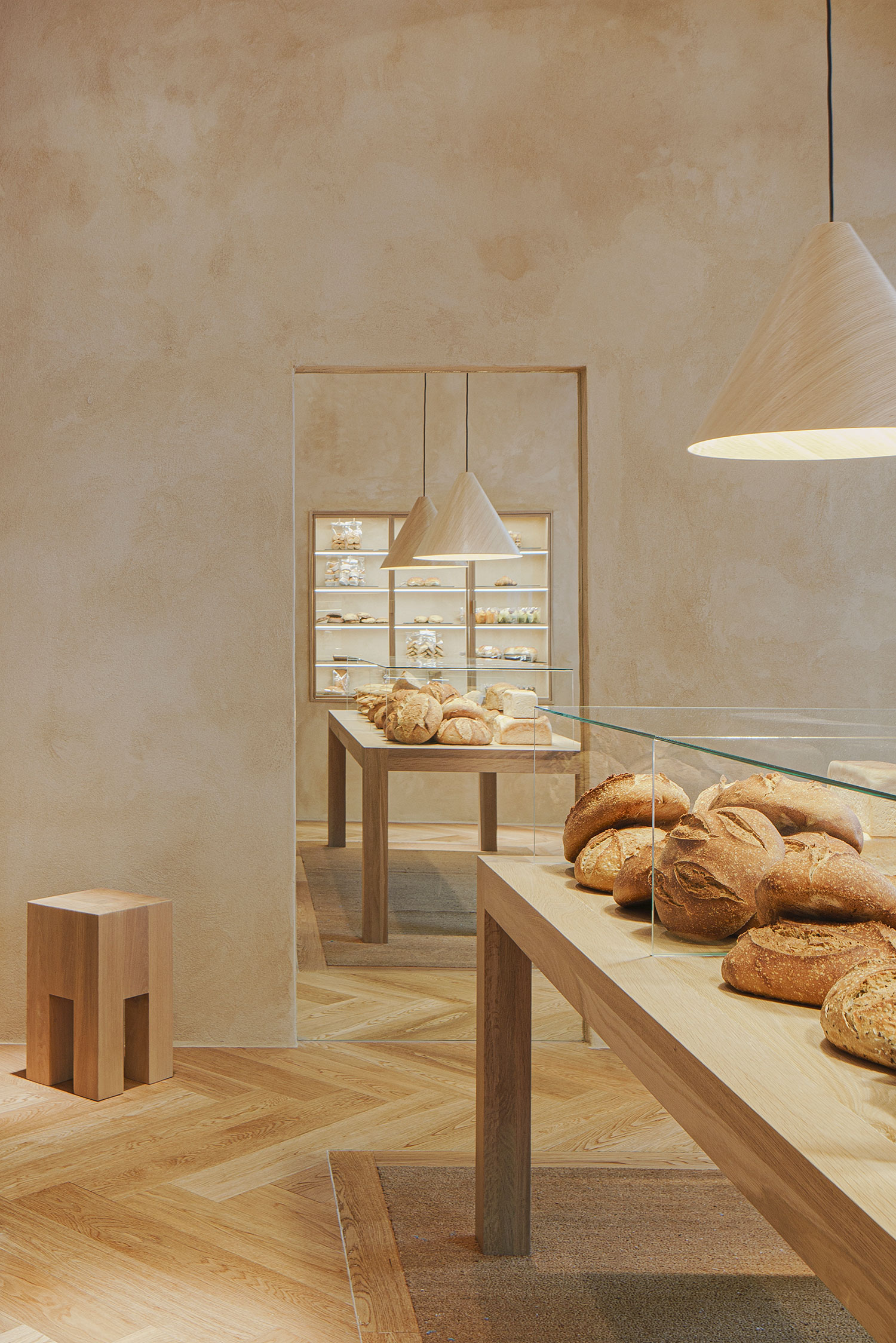 Madrid's Unique Bakeries: A Tribute to Community and Bread Inspired by "Babette's Feast"