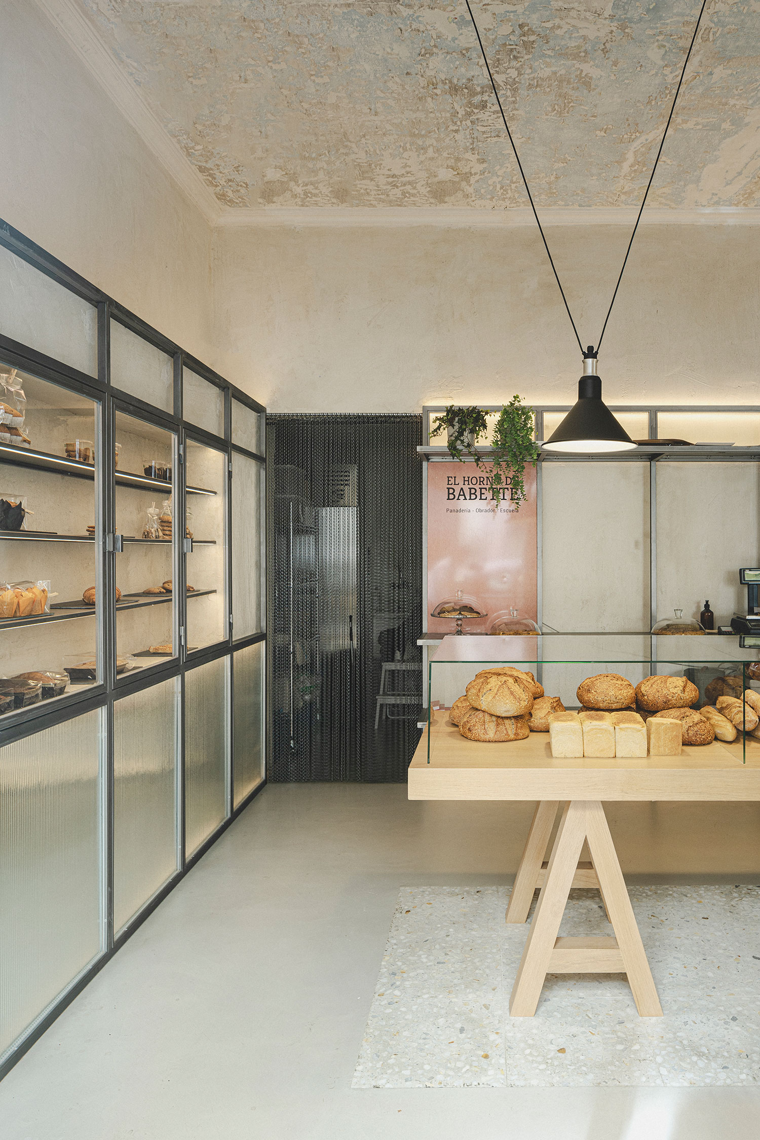 Madrid's Unique Bakeries: A Tribute to Community and Bread Inspired by "Babette's Feast"