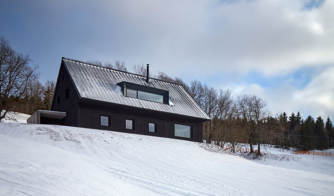 Milada Cottage: A Modern Mountain Retreat in the Krkonoše Mountains