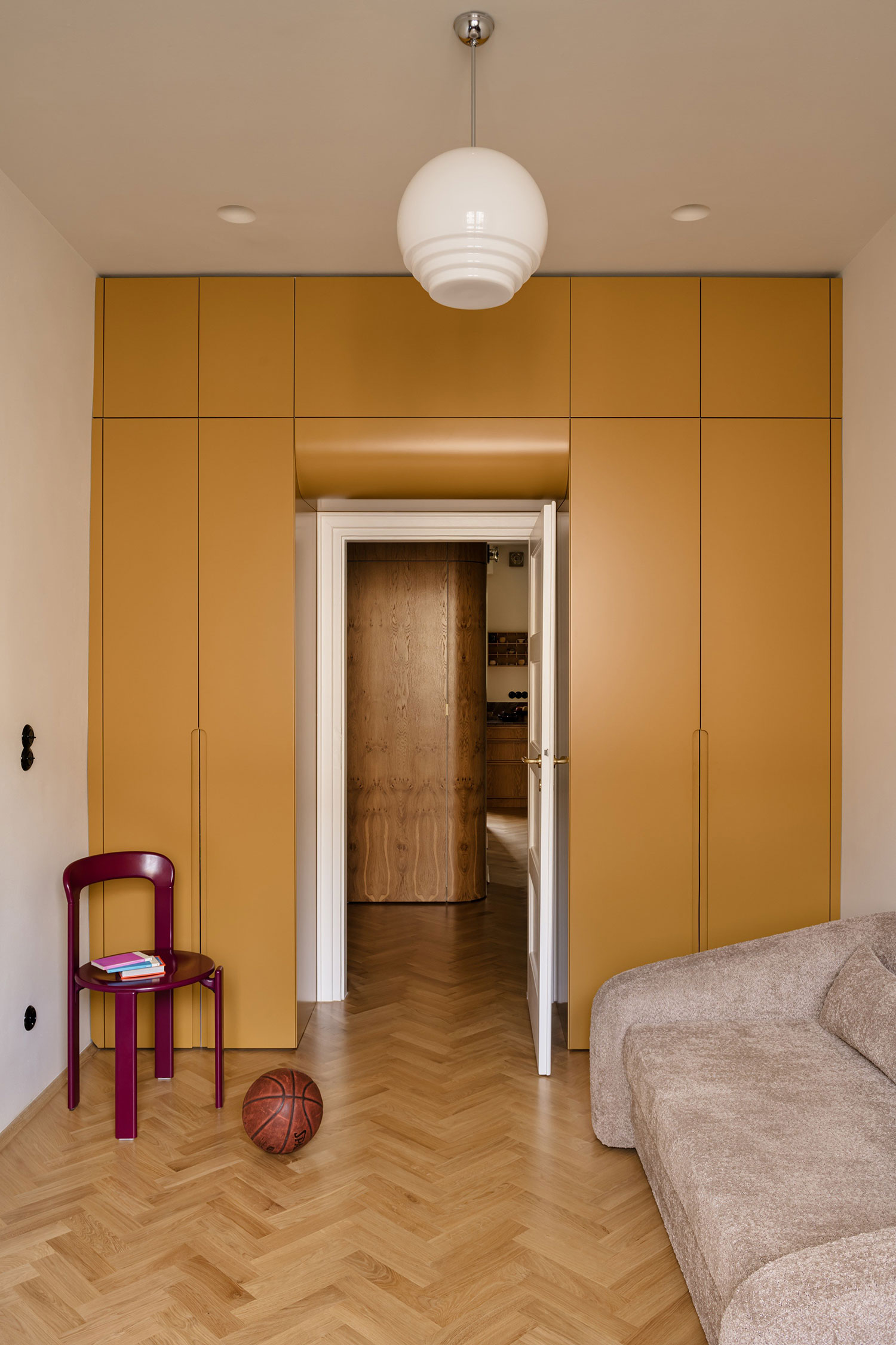 Mistovia Designs a Timeless Powiśle Apartment