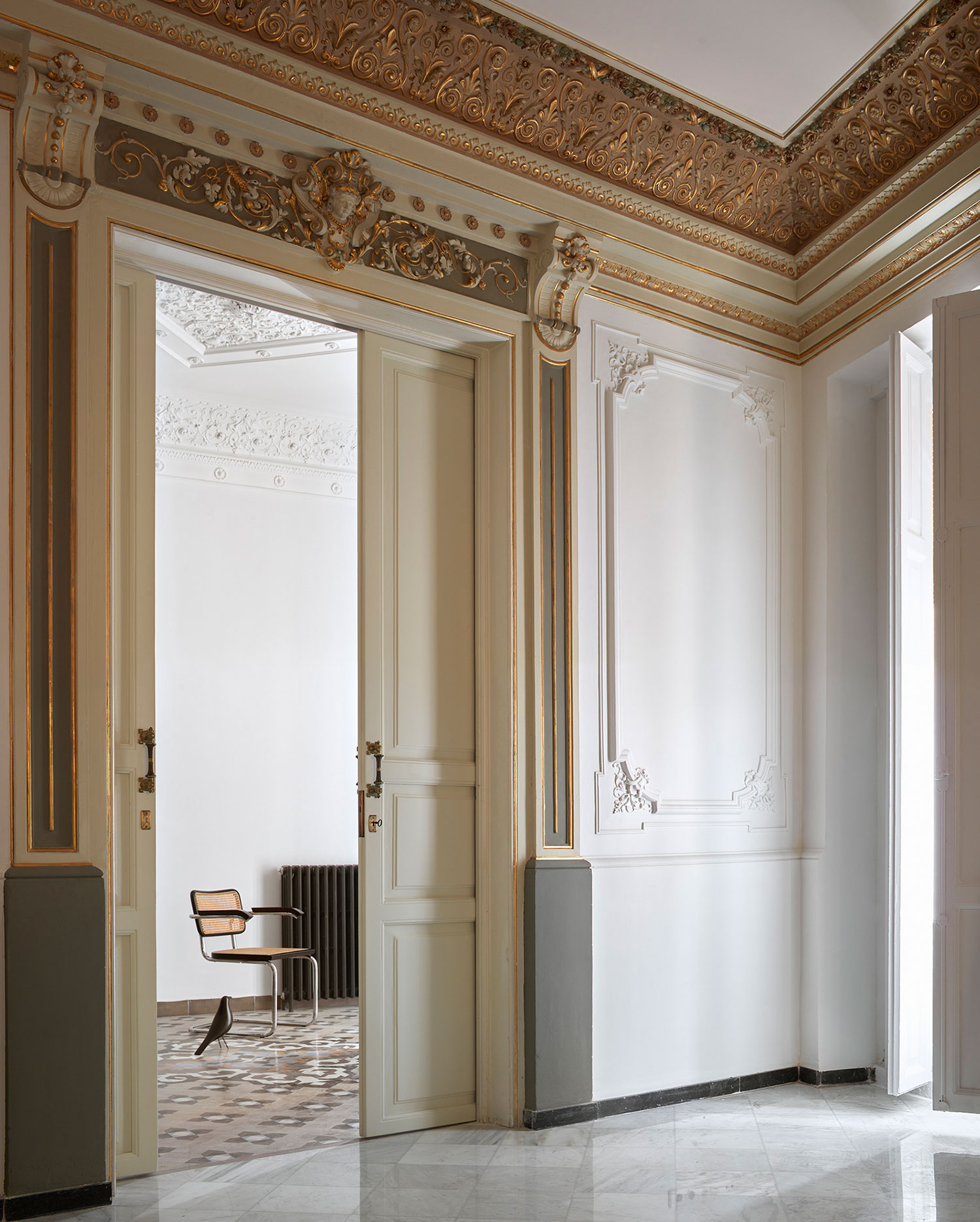 Preserving the Past: DG Estudio's Renovates 19th-Century Apartment in Valencia