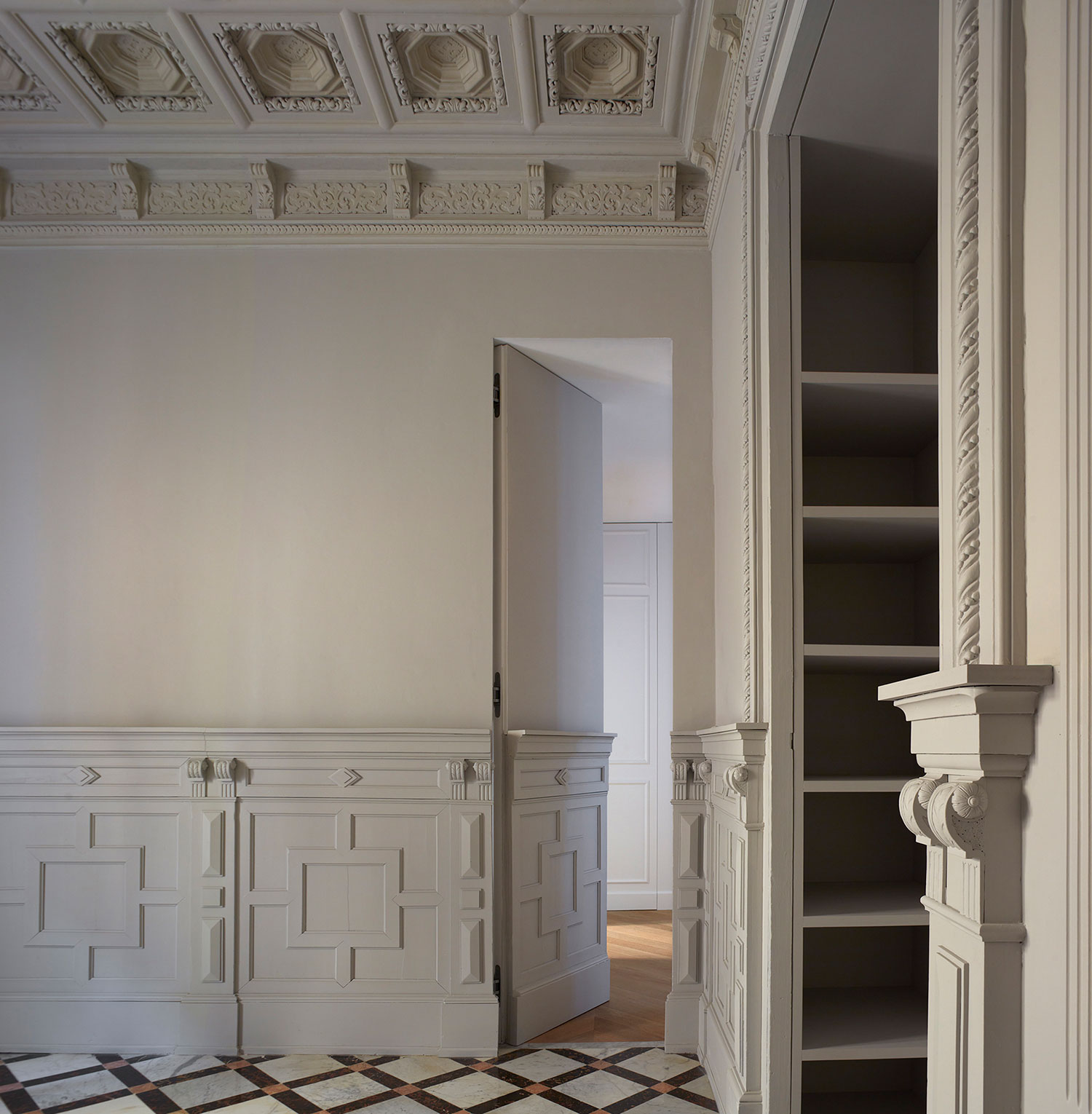 Preserving the Past: DG Estudio's Renovates 19th-Century Apartment in Valencia