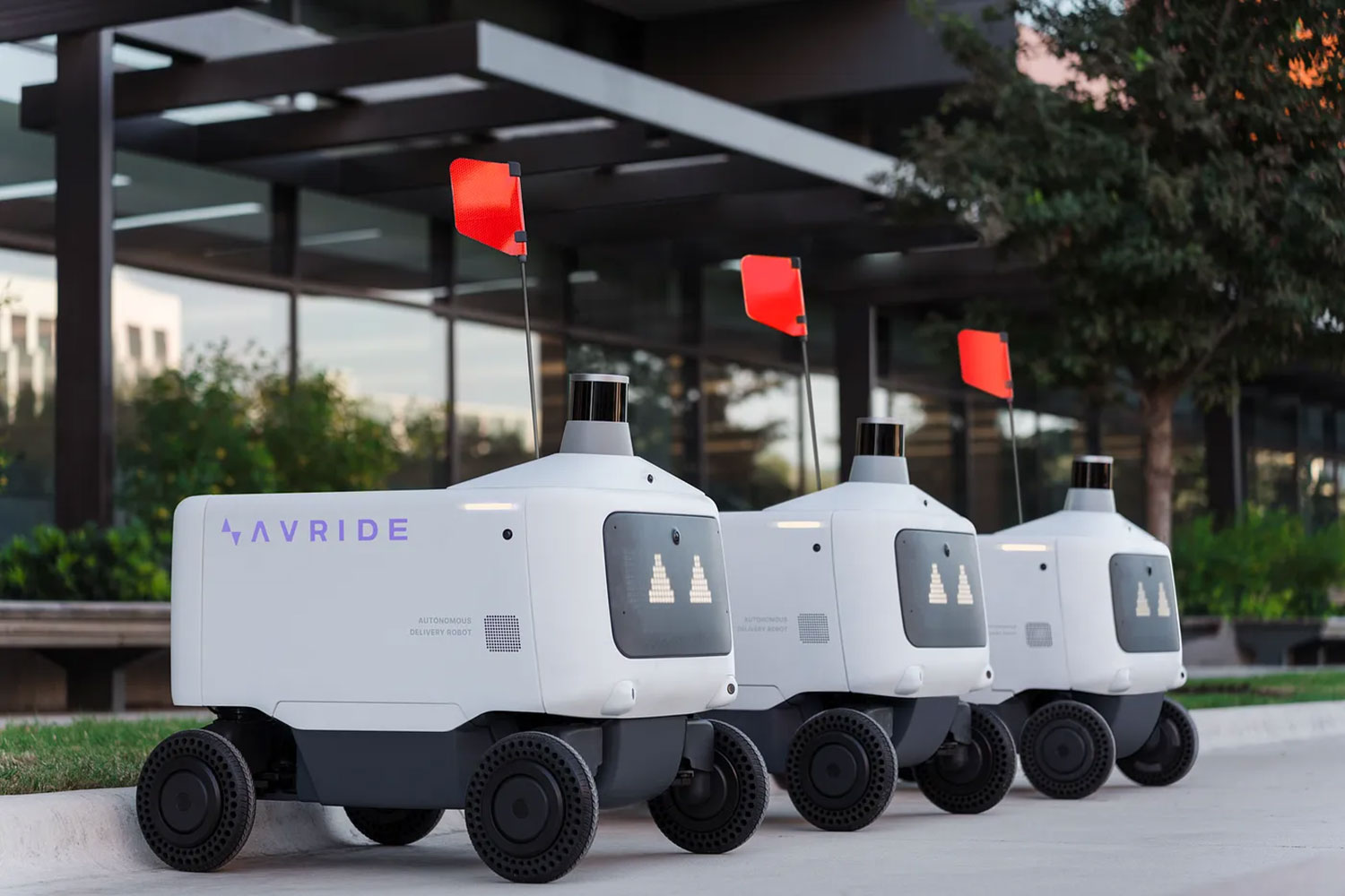 Revolutionizing Urban Delivery: Avride Launches Sleek Four-Wheel Robot