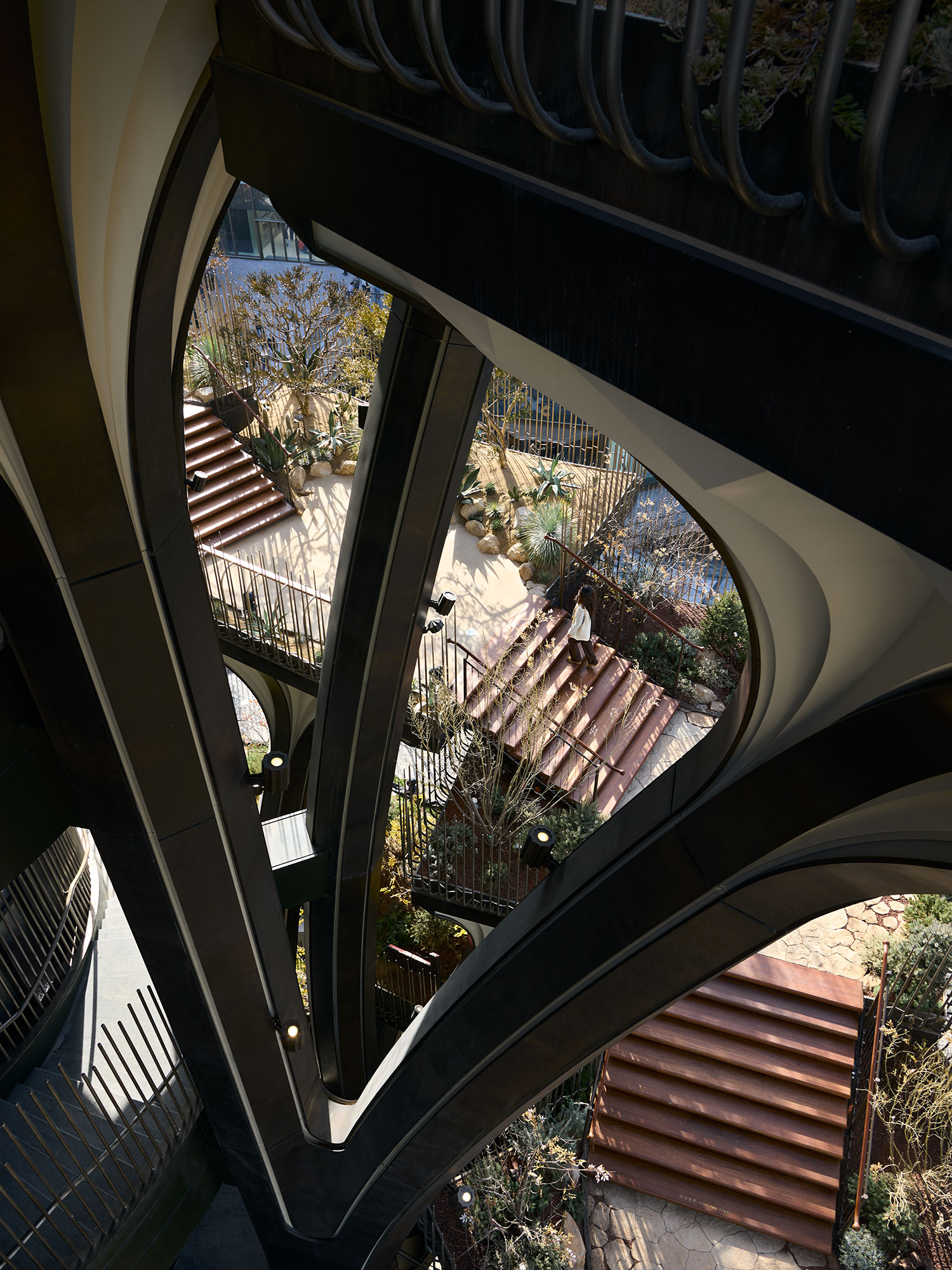 Sculpting the City: Heatherwick Studio's CCBD in Xi'an