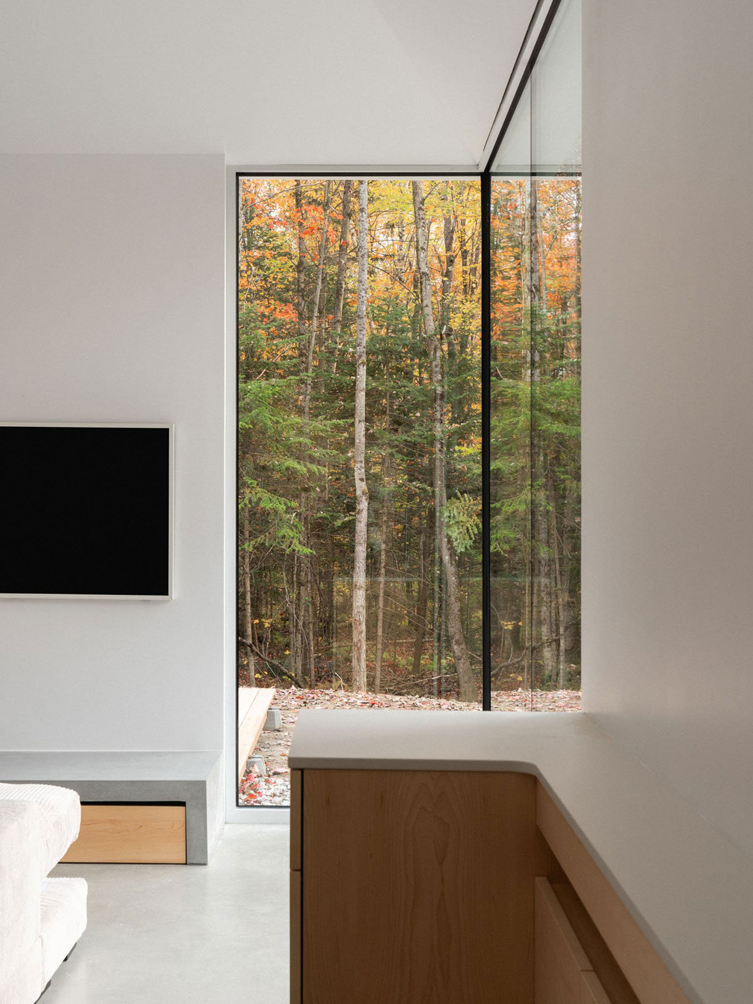 Small-Scale, Grand Ambitions: The Selenite Retreat by Naturehumaine in Quebec's Woodlands