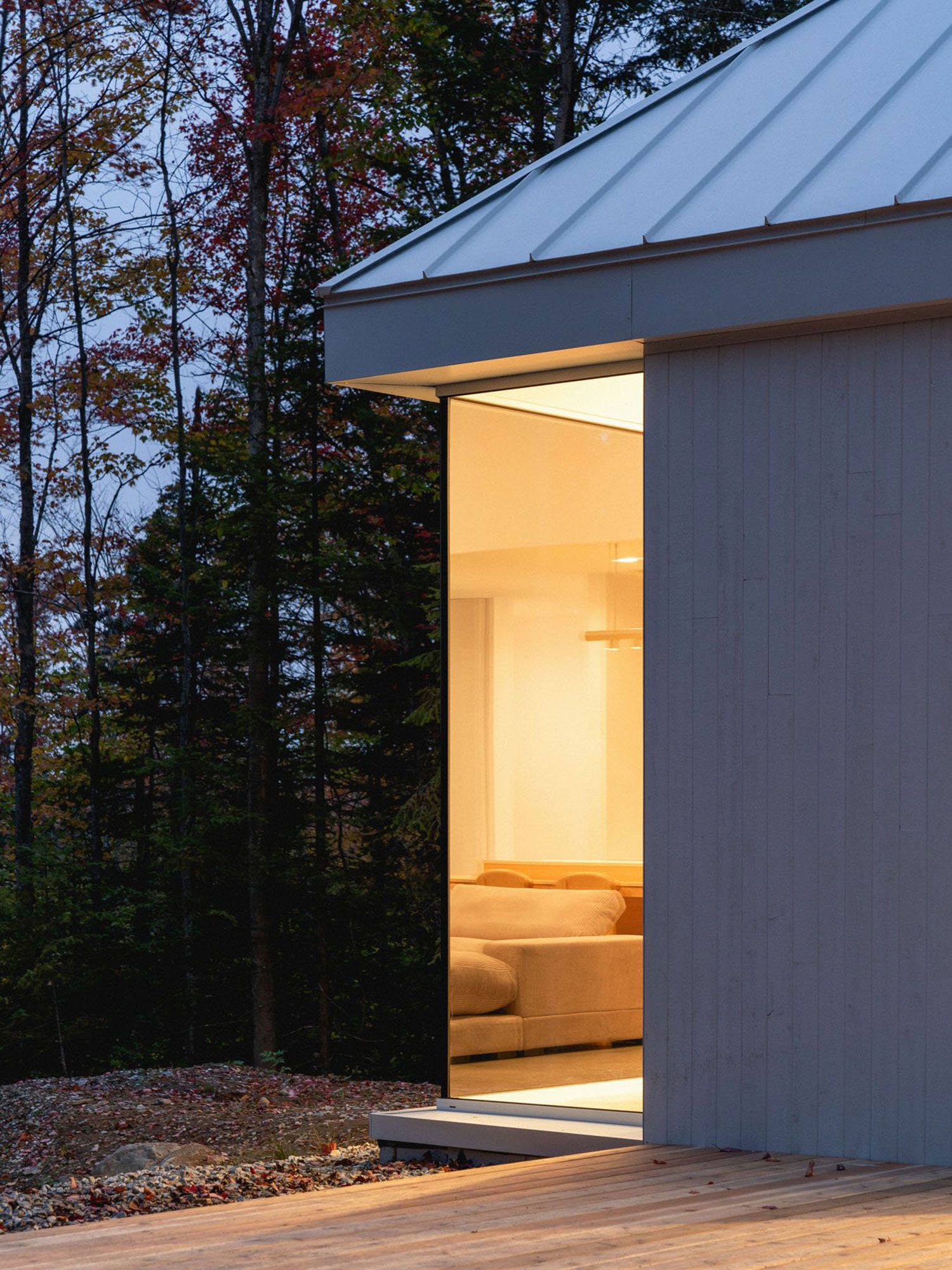 Small-Scale, Grand Ambitions: The Selenite Retreat by Naturehumaine in Quebec's Woodlands