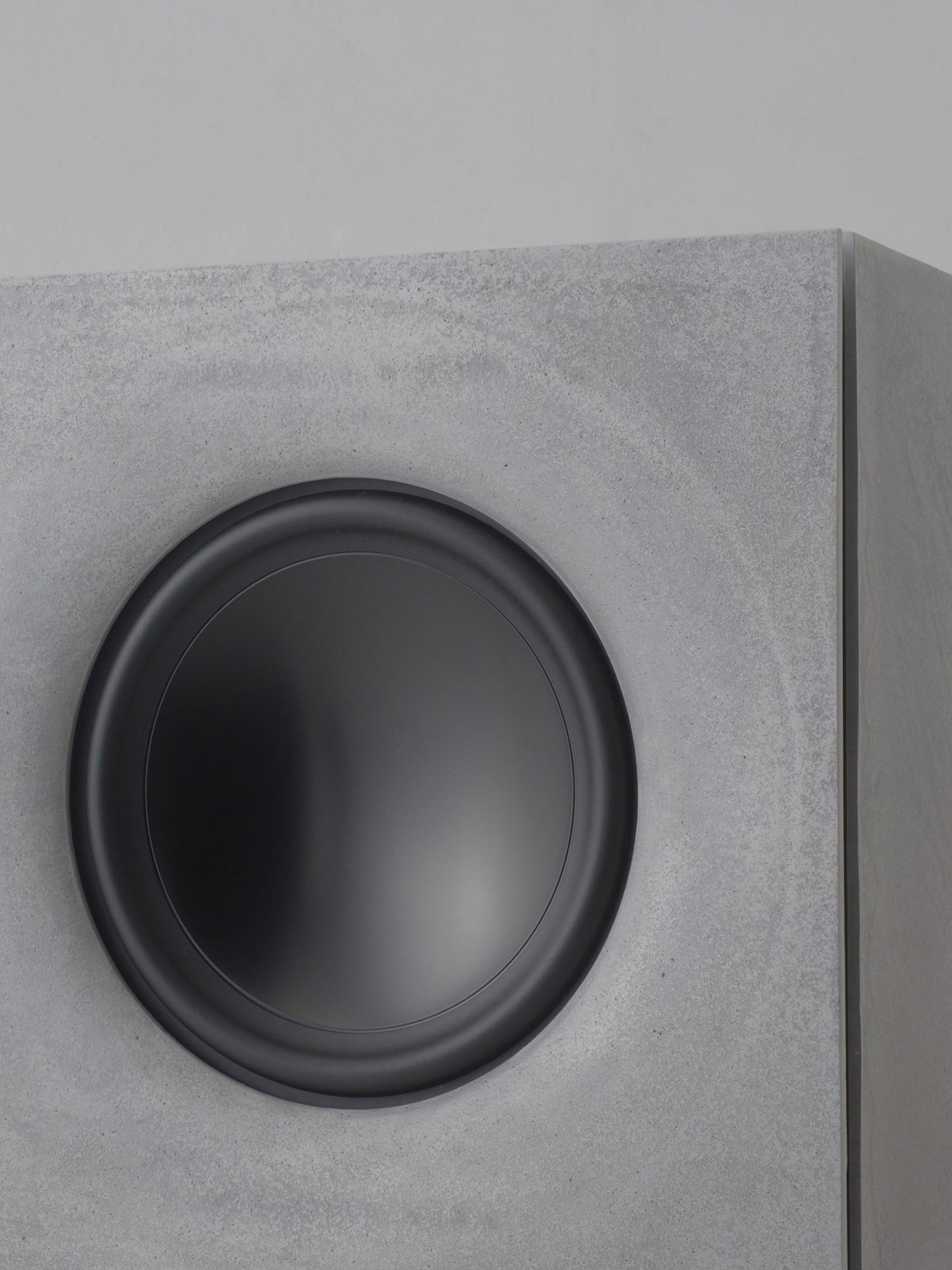 Tom Fereday and Pitt & Giblin Launch the Sleek Cast Speaker in Marine-Grade Aluminium